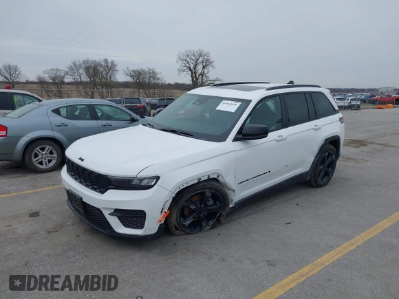 2024 Jeep Grand Cherokee Altitude with VIN 1C4RJHAG1RC707103, listed as a IAAI auction lot 41964830 with 27,302 mi miles and . Bid and sale history available at DreamBid. Image 20.