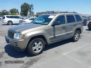2005 Jeep Grand Cherokee Laredo with VIN 1J4GR48K25C501943, listed as a IAAI auction lot 42767465 with 132,247 mi miles and . Bid and sale history available at DreamBid. Image 2.