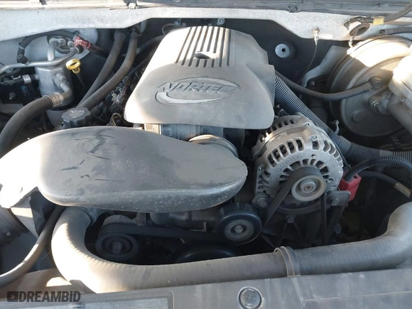 2006 Chevrolet Silverado 1500 LT1 with VIN 2GCEC13TX61114030, listed as a IAAI auction lot 41805974 with 300,118 mi miles. Bid and sale history available at carsss.com. Image 10.