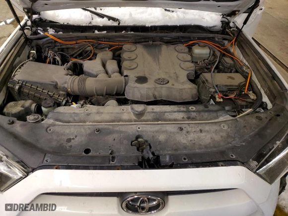 2020 Toyota 4Runner SR5 with VIN JTEBU5JRXL5748135, listed as a Copart auction lot 44117135 with 85,043 mi miles and Salvage Title. Bid and sale history available at carsss.com. Image 11.