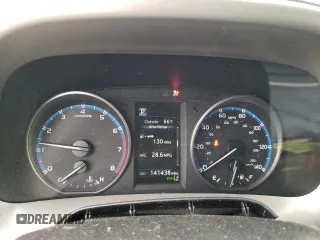 2018 Toyota RAV4 XLE z VIN 2T3WFREV8JW475748, wystawiony jako Copart lot #53929845 z przebiegiem 141 438 mil mil oraz Szkoda całkowita • Salvage title. Historia ofert i sprzedaży dostępna na DreamBid. Obrazek 9.