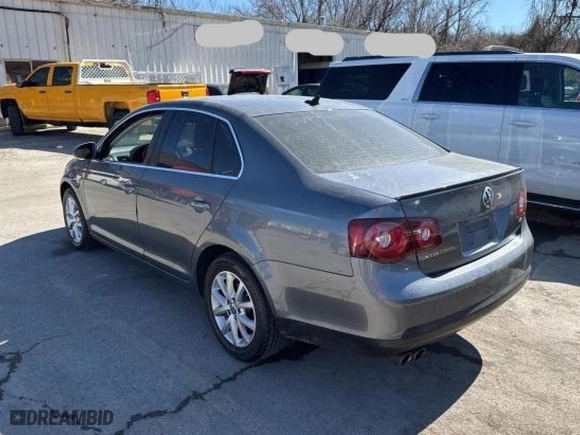2010 Volkswagen Jetta Sedan Limited with VIN 3VWRX7AJ0AM068071, listed as a Copart auction lot 47605235 with 133,595 mi miles and Clean Title. Bid and sale history available at carsss.com. Image 3.