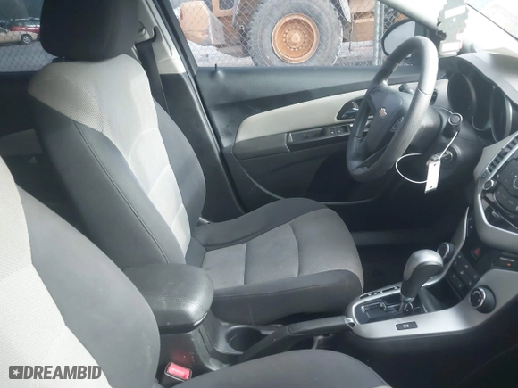 2014 Chevrolet Cruze LS with VIN 1G1PA5SH8E7464530, listed as a IAAI auction lot 41846557 with 122,490 mi miles. Bid and sale history available at carsss.com. Image 5.