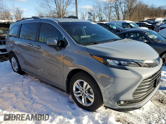 2022 Toyota Sienna XLE Woodland Edition with VIN 5TDASKFC5NS047766, listed as a Copart auction lot 44894665 with 58,862 mi miles and Salvage Title. Bid and sale history available at carsss.com. Image 4.