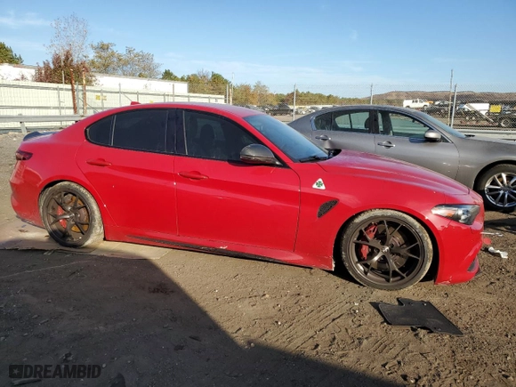 2017 Alfa Romeo Giulia Quadrifoglio with VIN ZARFAEAVXH7550930, listed as a Copart auction lot 76605394 with 26,833 mi miles and Salvage Title. Bid and sale history available at carsss.com. Image 4.