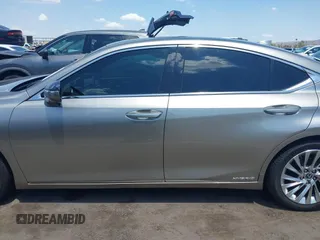 2021 Lexus ES 300h Luxury with VIN 58AEA1C15MU008479, listed as a IAAI auction lot 42638671 with 44,845 mi miles and . Bid and sale history available at DreamBid. Image 15.