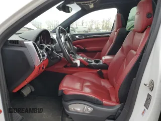 2016 Porsche Cayenne GTS z VIN WP1AD2A27GLA76651, wystawiony jako Copart lot #52693515 z przebiegiem 86 235 mil mil oraz Tytuł czysty. Historia ofert i sprzedaży dostępna na DreamBid. Obrazek 7.