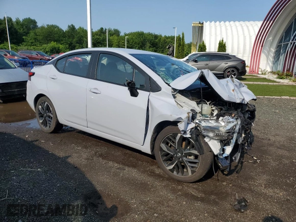 2024 Nissan Versa SR z VIN 3N1CN8FV3RL906503, wystawiony jako Copart lot #60520285 z przebiegiem 30 285 mil mil oraz Nie do naprawy • Non repairable. Historia ofert i sprzedaży dostępna na DreamBid. Obrazek 4.