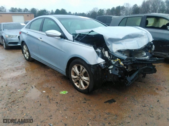 2013 Hyundai Sonata SE with VIN 5NPEC4AC9DH675612, listed as a IAAI auction lot 41257791 with 189,700 mi miles. Bid and sale history available at carsss.com. Image 1.