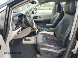2020 Chrysler Pacifica Limited with VIN 2C4RC1GG5LR276370, listed as a Copart auction lot 61098805 with 150,700 mi miles and Salvage title. Bid and sale history available at DreamBid. Image 7.