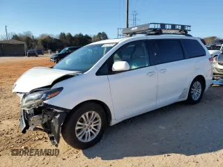 2011 Toyota Sienna XLE AAS z VIN 5TDYK3DC2BS094482, wystawiony jako Copart lot #41777475 z przebiegiem 183 545 mil mil oraz Szkoda całkowita • Salvage title. Historia ofert i sprzedaży dostępna na DreamBid. Obrazek 1.