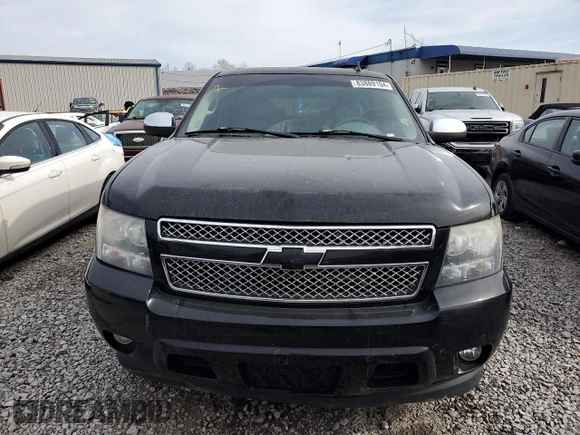2008 Chevrolet Suburban 3LT z VIN 1GNFC16J28J158036, wystawiony jako Copart lot #83889104 z przebiegiem 189 822 mil mil oraz Szkoda całkowita • Salvage title. Historia ofert i sprzedaży dostępna na DreamBid. Obrazek 5.
