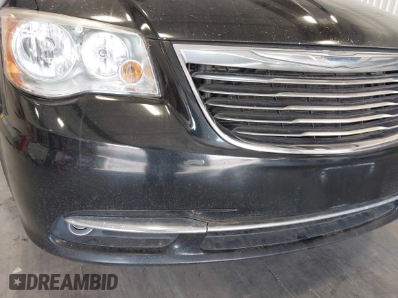 2015 Chrysler Town & Country Touring with VIN 2C4RC1BGXFR552294, listed as a IAAI auction lot 42168598 with 155,388 mi miles. Bid and sale history available at carsss.com. Image 17.