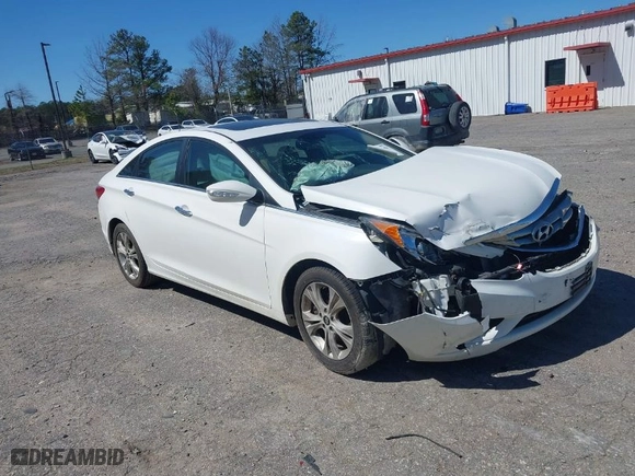 2013 Hyundai Sonata SE with VIN 5NPEC4ACXDH804800, listed as a IAAI auction lot 41794683 with 173,804 mi miles. Bid and sale history available at carsss.com. Image 1.