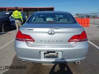 2006 Toyota Avalon XL with VIN 4T1BK36B36U153708, listed as a IAAI auction lot 42049995 with 205,803 mi miles. Bid and sale history available at carsss.com. Image 16.