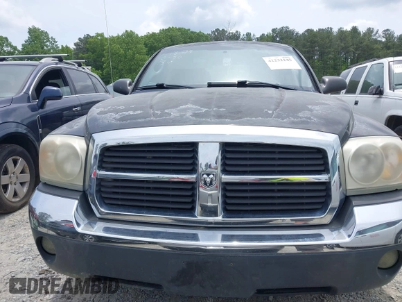 2005 Dodge Dakota SLT z VIN 1D7HE48N75S327041, wystawiony jako IAAI lot #42232145 z przebiegiem 229 467 mil mil oraz . Historia ofert i sprzedaży dostępna na DreamBid. Obrazek 12.