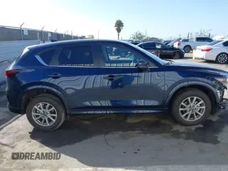 2025 Mazda CX-5 2.5 S Preferred Package with VIN JM3KFBCL0S0592986, listed as a IAAI auction lot 41721362 with 972 mi miles. Bid and sale history available at carsss.com. Image 14.