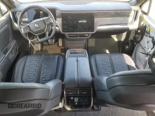 2022 Rivian R1T Launch Edition with VIN 7FCTGAAL7NN005563, listed as a Copart auction lot 47476365 with 39,805 mi miles and Salvage Title. Bid and sale history available at DreamBid. Image 8.