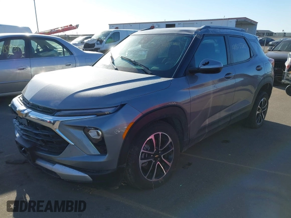 2024 Chevrolet TrailBlazer LT with VIN KL79MPS20RB176094, listed as a IAAI auction lot 41805580 with 12,571 mi miles. Bid and sale history available at carsss.com. Image 2.