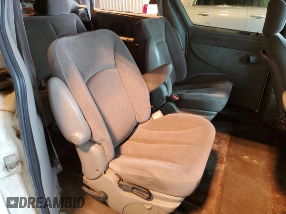 2003 Dodge Caravan Sport with VIN 2D4GP44L73R101409, listed as a Copart auction lot 51632205 with 242,567 mi miles and Salvage Title. Bid and sale history available at DreamBid. Image 11.