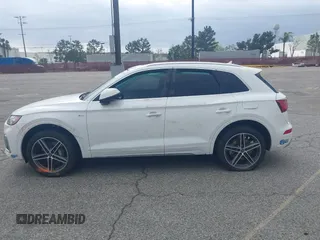 2021 Audi Q5 Premium Plus z VIN WA1E2AFY1M2088449, wystawiony jako IAAI lot #39055032 z przebiegiem 83 555 mil mil oraz . Historia ofert i sprzedaży dostępna na DreamBid. Obrazek 14.