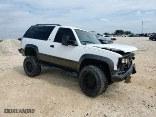1996 Chevrolet Tahoe with VIN 3GNEK18R9TG165142, listed as a Copart auction lot 70018514 with 141,403 mi miles and Salvage Title. Bid and sale history available at carsss.com. Image 11.