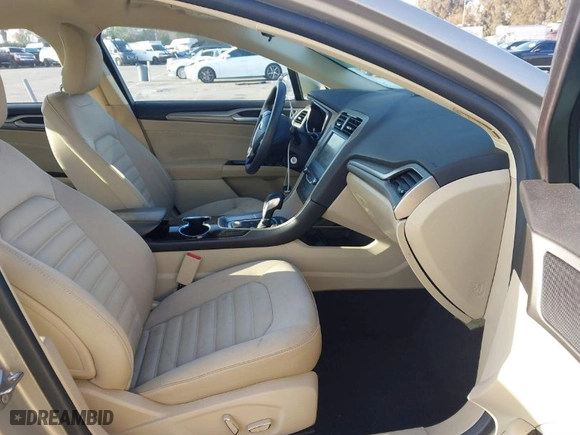 2015 Ford Fusion SE with VIN 3FA6P0HDXFR105639, listed as a IAAI auction lot 41860113 with 78,389 mi miles. Bid and sale history available at carsss.com. Image 5.