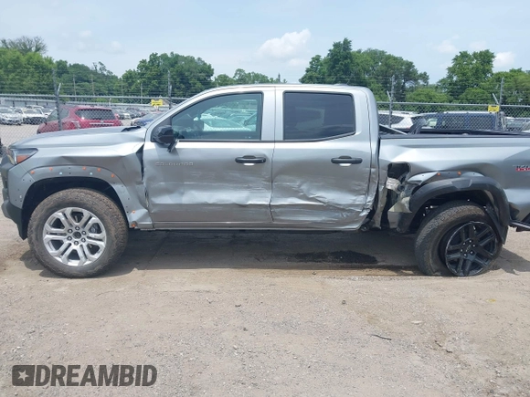 2024 Chevrolet Colorado 4WD Trail Boss with VIN 1GCPTEEK6R1293343, listed as a IAAI auction lot 42524617 with 5,284 mi miles and . Bid and sale history available at DreamBid. Image 15.