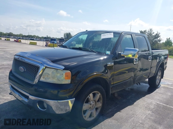 2008 Ford F-150 XLT z VIN 1FTPW14V28FB87601, wystawiony jako IAAI lot #42672726 z przebiegiem 220 203 mil mil oraz . Historia ofert i sprzedaży dostępna na DreamBid. Obrazek 6.