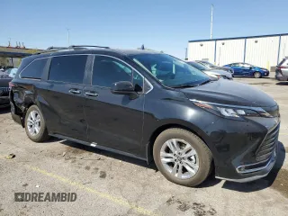2024 Toyota Sienna XLE z VIN 5TDJRKEC6RS204692, wystawiony jako Copart lot #58079265 z przebiegiem 32 819 mil mil oraz Szkoda całkowita • Salvage title. Historia ofert i sprzedaży dostępna na DreamBid. Obrazek 4.