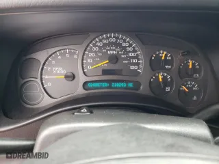 2003 Chevrolet Silverado 1500 with VIN 1GCEC14X33Z295122, listed as a Copart auction lot 43054455 with 210,293 mi miles and Clean Title. Bid and sale history available at carsss.com. Image 9.