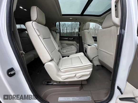 2022 GMC Yukon XL Denali with VIN 1GKS2JKL9NR364134, listed as a Copart auction lot 54078255 with 5,967 mi miles and Clean Title. Bid and sale history available at carsss.com. Image 6.