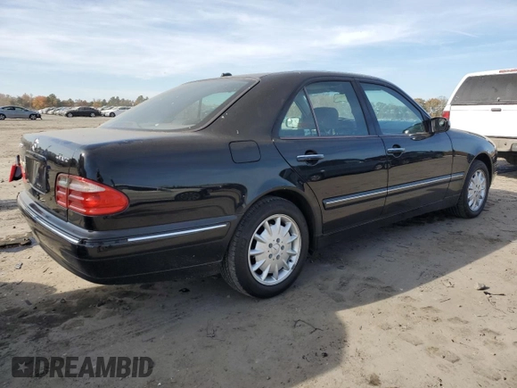 2000 Mercedes-Benz E-Class AWD with VIN WDBJF82J4YX039134, listed as a Copart auction lot 78083864 with 172,264 mi miles and Salvage Title. Bid and sale history available at carsss.com. Image 3.