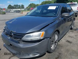 2011 Volkswagen Jetta SEL with VIN 3VWLZ7AJXBM352695, listed as a IAAI auction lot 42325497 with 166,864 mi miles and . Bid and sale history available at DreamBid. Image 6.