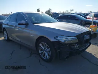 2016 BMW 5 Series 528i z VIN WBA5A5C54GG352388, wystawiony jako IAAI lot #41432515 z przebiegiem 45 115 mil mil oraz . Historia ofert i sprzedaży dostępna na DreamBid. Obrazek 1.