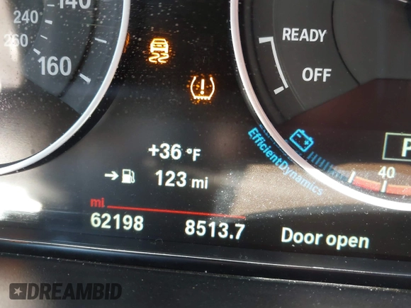 2018 BMW 3 Series 320i xDrive with VIN WBA8E5G57JNU47770, listed as a IAAI auction lot 41409122 with 62,198 mi miles. Bid and sale history available at carsss.com. Image 15.