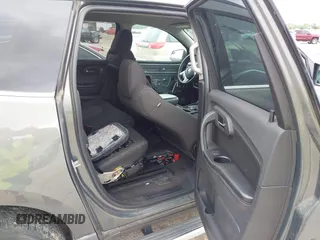 2011 Chevrolet Traverse 1LT z VIN 1GNKRGED0BJ204837, wystawiony jako IAAI lot #42203555 z przebiegiem Nie podano mil oraz . Historia ofert i sprzedaży dostępna na DreamBid. Obrazek 8.