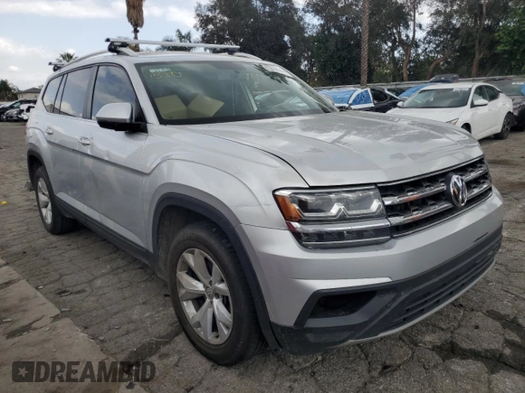 2018 Volkswagen Atlas S with VIN 1V2AP2CA2JC536673, listed as a Copart auction lot 49325125 with 134,248 mi miles and Clean title. Bid and sale history available at DreamBid. Image 4.