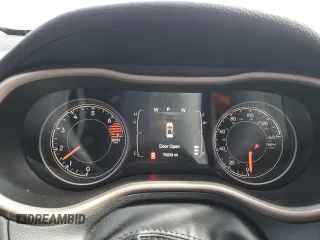2017 Jeep Cherokee Latitude z VIN 1C4PJMCB5HD213966, wystawiony jako Copart lot #54869785 z przebiegiem 70 233 mil mil oraz Szkoda całkowita • Salvage title. Historia ofert i sprzedaży dostępna na DreamBid. Obrazek 9.