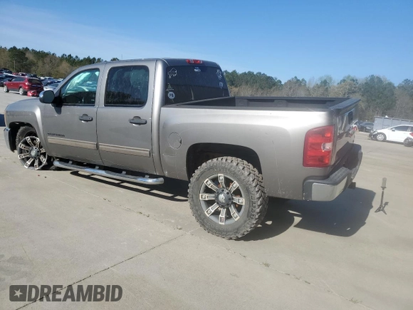 2013 Chevrolet Silverado 1500 LT with VIN 3GCPKSE76DG121935, listed as a Copart auction lot 50785745 with 139,421 mi miles and Salvage Title. Bid and sale history available at DreamBid. Image 2.