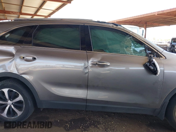 2016 Kia Sorento EX with VIN 5XYPH4A10GG071578, listed as a IAAI auction lot 42068909 with Not Provided miles. Bid and sale history available at carsss.com. Image 13.