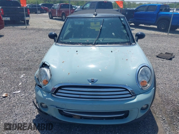 2014 MINI Convertible с VIN WMWZN3C51ET569556, выставлен на аукционе IAAI как лот 42176151 с пробегом 158 846 миль миль и . История ставок и продаж доступна на DreamBid. Изображение 12.