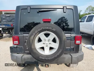 2016 Jeep Wrangler Unlimited Sport с VIN 1C4HJWDG7GL219976, выставлен на аукционе IAAI как лот 42417054 с пробегом 141 167 миль миль и . История ставок и продаж доступна на DreamBid. Изображение 16.