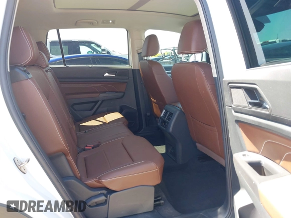 2023 Volkswagen Atlas SE с VIN 1V2JR2CA8PC548121, выставлен на аукционе IAAI как лот 42129010 с пробегом 42 621 миль миль и . История ставок и продаж доступна на DreamBid. Изображение 8.