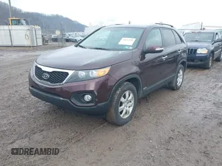 2012 Kia Sorento LX with VIN 5XYKTDA60CG189368, listed as a IAAI auction lot 41492733 with 104,349 mi miles. Bid and sale history available at carsss.com. Image 2.