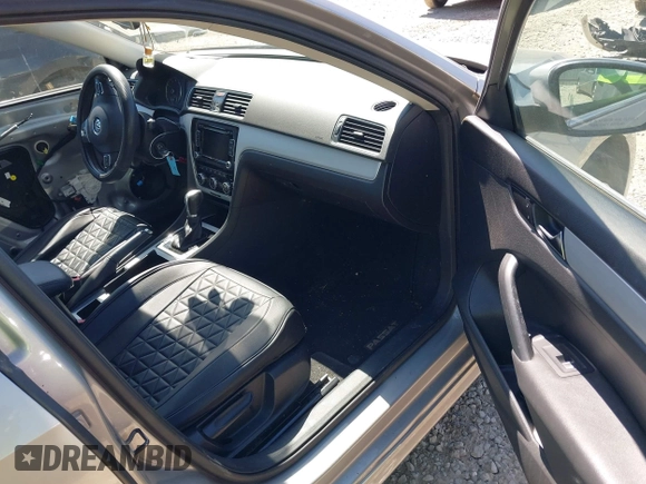 2012 Volkswagen Passat SE с VIN 1VWBP7A3XCC002571, выставлен на аукционе IAAI как лот 42138635 с пробегом 131 052 миль миль и . История ставок и продаж доступна на DreamBid. Изображение 5.