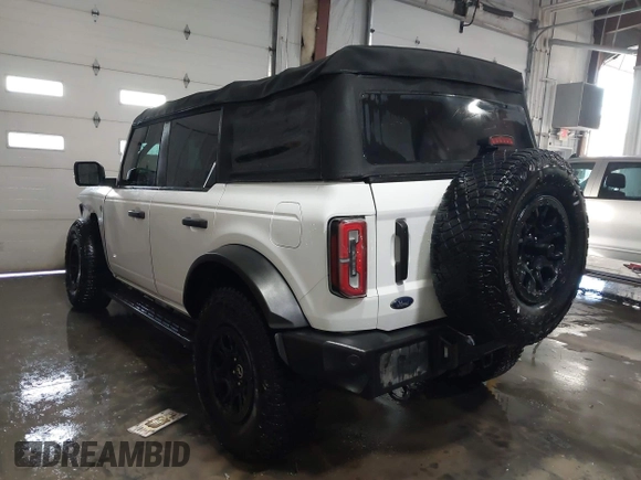 2022 Ford Bronco with VIN 1FMEE5DP0NLB52759, listed as a IAAI auction lot 41079932 with 46,503 mi miles. Bid and sale history available at carsss.com. Image 3.