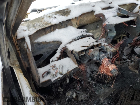 1997 Jeep Grand Cherokee Laredo with VIN 1J4GZ58S4VC714897, listed as a Copart auction lot 43713365 with 0 mi miles and Salvage Title. Bid and sale history available at carsss.com. Image 9.
