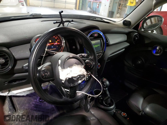 2018 MINI Hardtop Cooper with VIN WMWXP5C59J3C65496, listed as a Copart auction lot 56324995 with 84,233 mi miles and Salvage title. Bid and sale history available at DreamBid. Image 8.