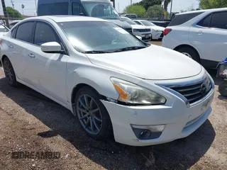 2013 Nissan Altima SV z VIN 1N4BL3AP7DN492201, wystawiony jako IAAI lot #42036105 z przebiegiem 205 243 mil mil oraz . Historia ofert i sprzedaży dostępna na DreamBid. Obrazek 1.